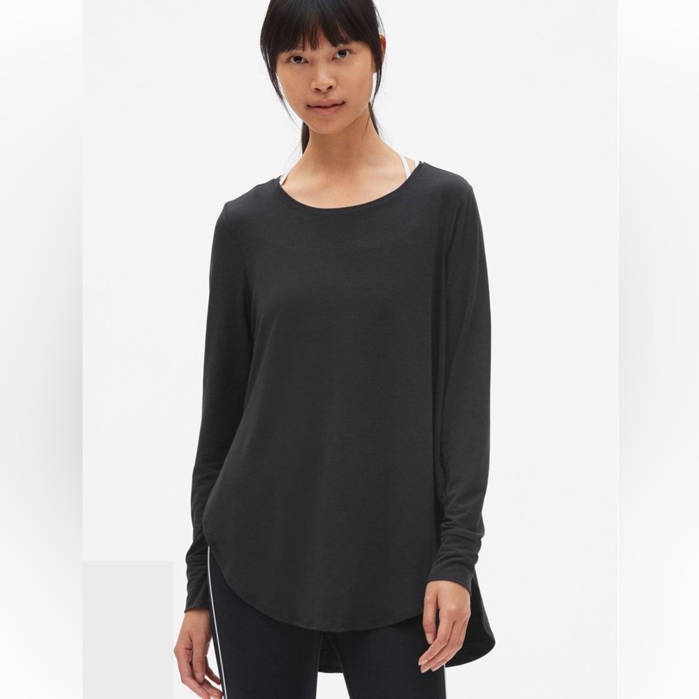 NWOT! GapFit~Breath Hi-Lo Long Sleeve Tunic in Black. Size Large.